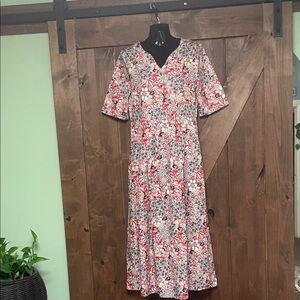 Chic Floral Midi Dress in Red and White